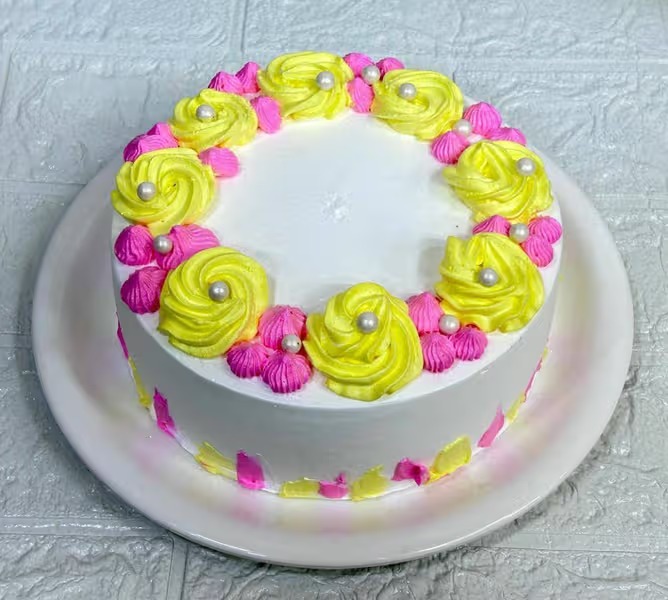 Vanilla Cake - TF Cakes Online Delivery Freshly baked handcrafted Vanilla Cake – Cake design by TF Cakes